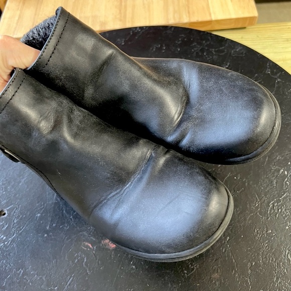 Kim Rogers Black Short Booties size 8. Faux leather boots with grey trim on back - Picture 14 of 16